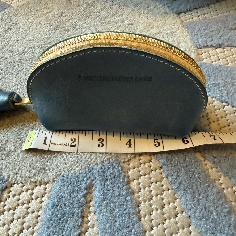 Portland Leather Taco pouch with  Tassel - Picture 3 of 4